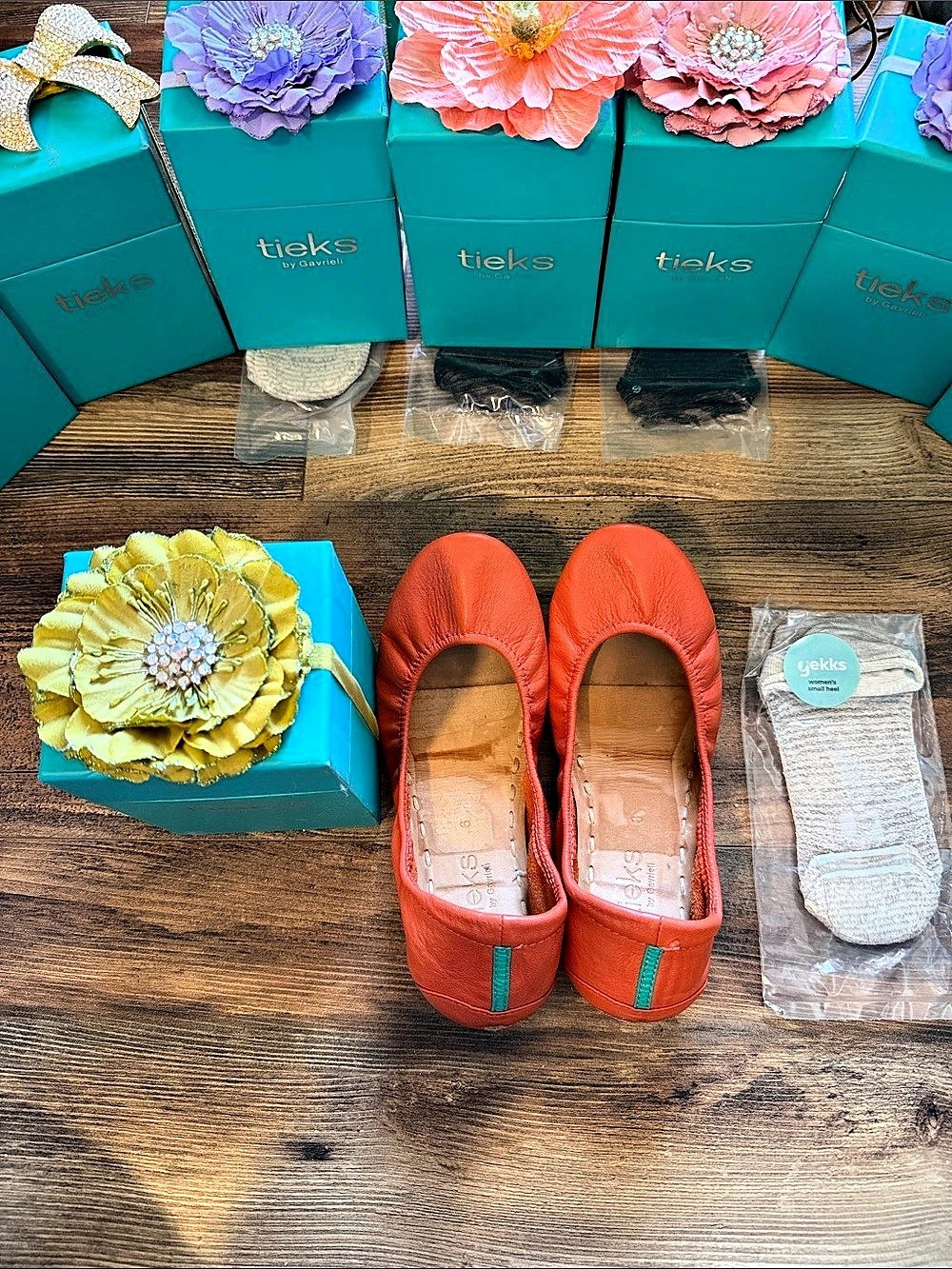Tieks Tangerine Leather Ballet Flats US 6 comes with original box and new Gekks